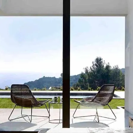 Espectacular Con Interior De Ensueno Villa Girona